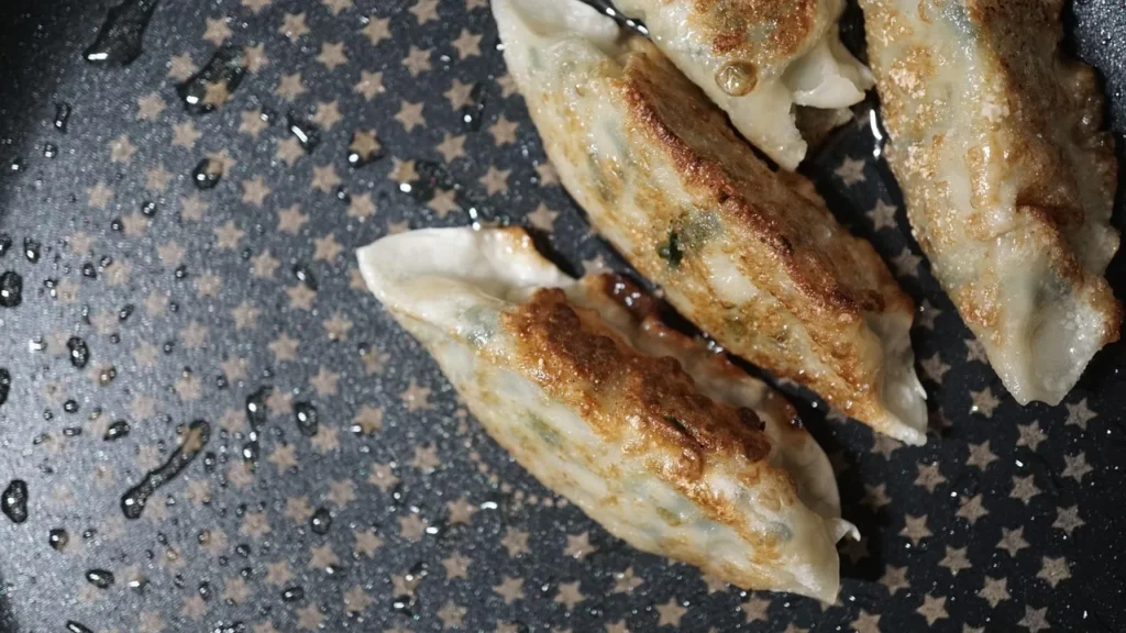 Buldak dumpling, spicy dumpling, restaurant in korea, Korean spicy food