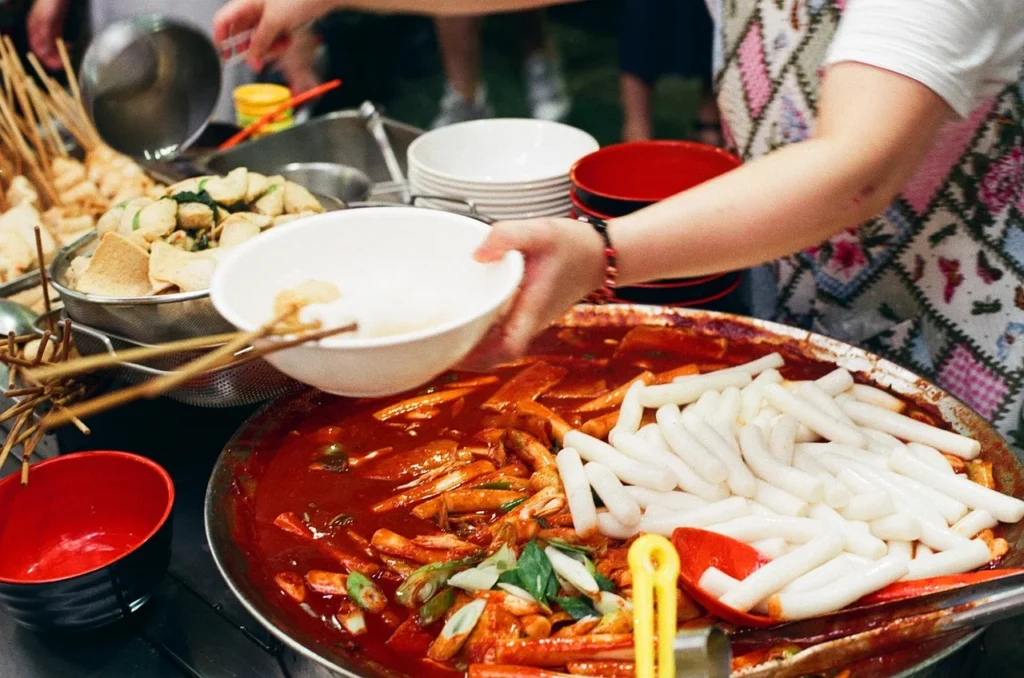 buldak tteokbokki, Tteokbokki restaurant, spicy rice cake, Tteokbokki town, Korean Spicy Food